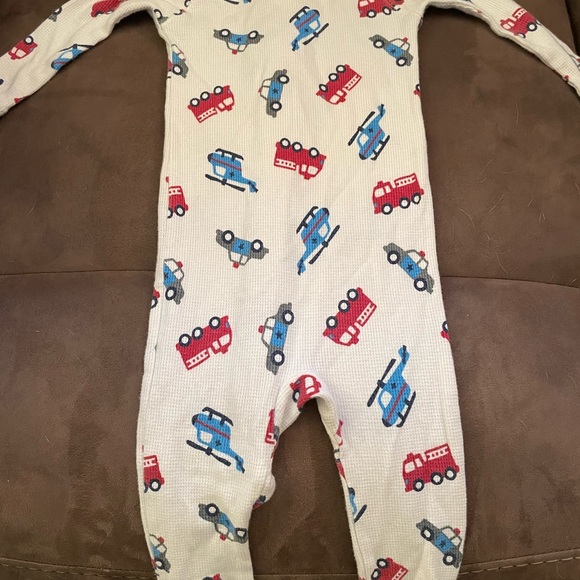 Carter’s onesie pajama no feet. White. 18m. - Picture 3 of 3